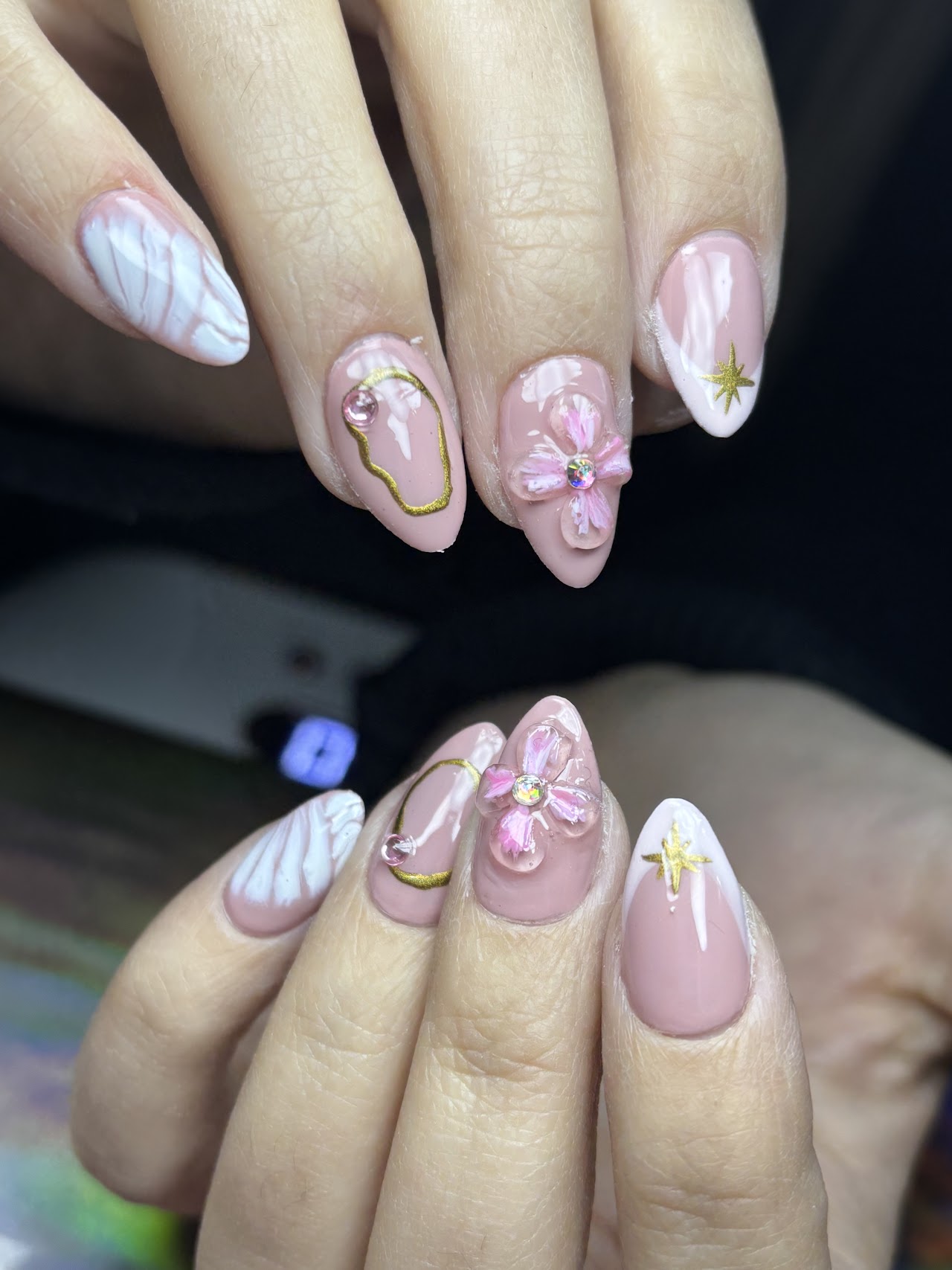 Nail art y manicura de precisión realizada en Serenity